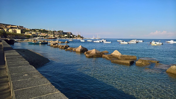 Verschnaufpause an der Promenade von Milazzo